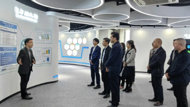 重庆市南岸区区委常委、组织部部长杨继成一行莅临谈球吧科技考察调研