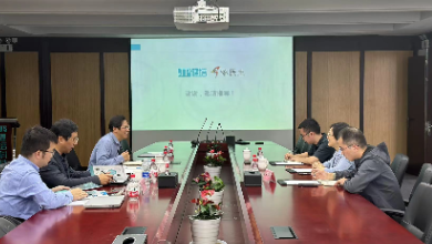 西安工业大学副校长刘卜、院长王建国一行莅临谈球吧科技考察调研