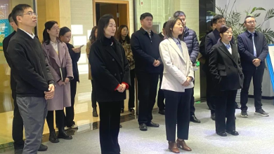 平湖市委常委、平湖经开区党工委书记何苗一行莅临谈球吧科技考察调研