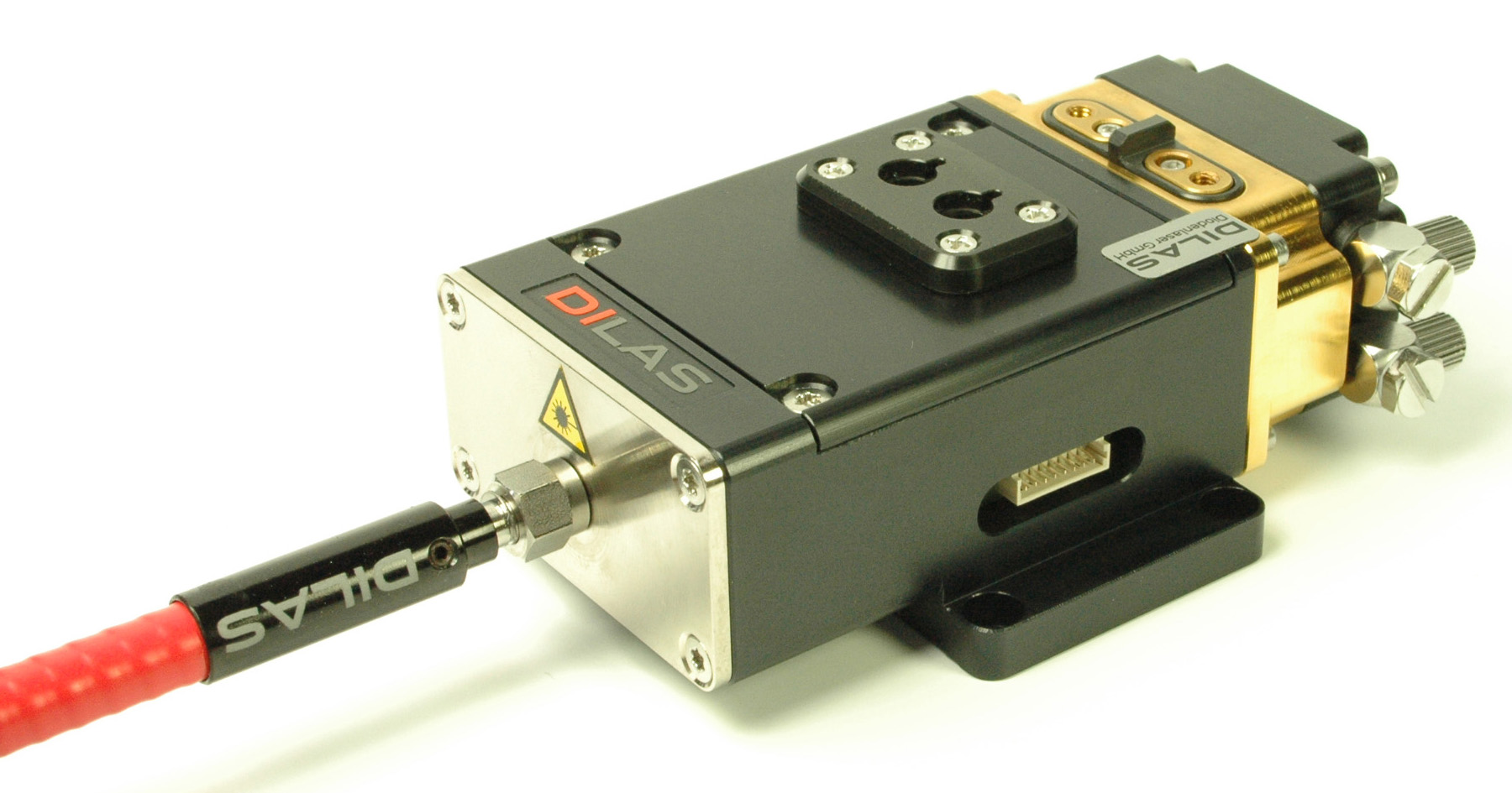 固体激光器:工作原理、特点、应用及认证服务(图1) 固体激光器:工作原理、特点、应用及认证服务(图1)